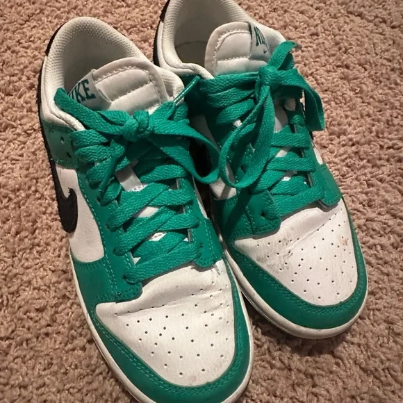 Nike Womens Green Dunk Low - Picture 1 of 6